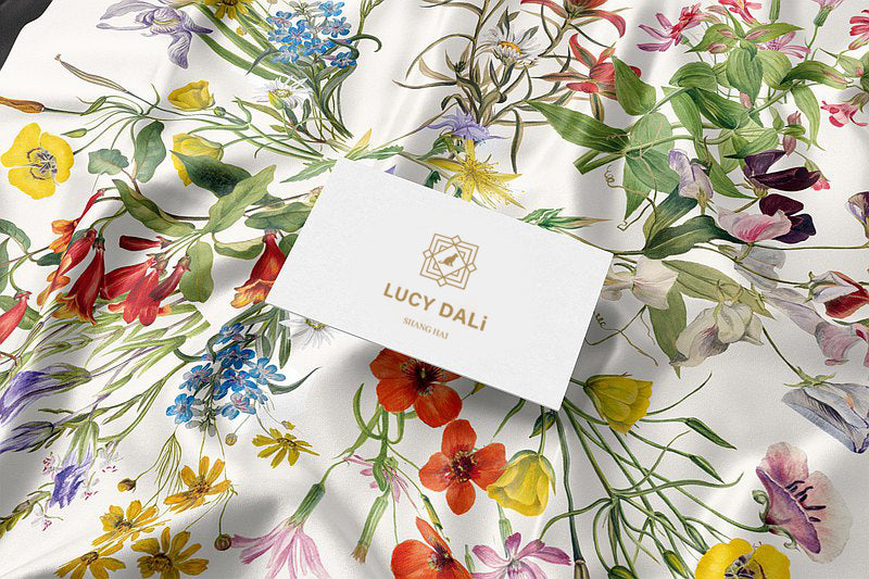 Foulard carré 100 % soie de mûrier de qualité supérieure - Motif floral à bordure noire 89 x 89 cm