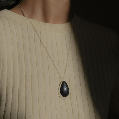 18K Gold Elliptical pendant Necklace